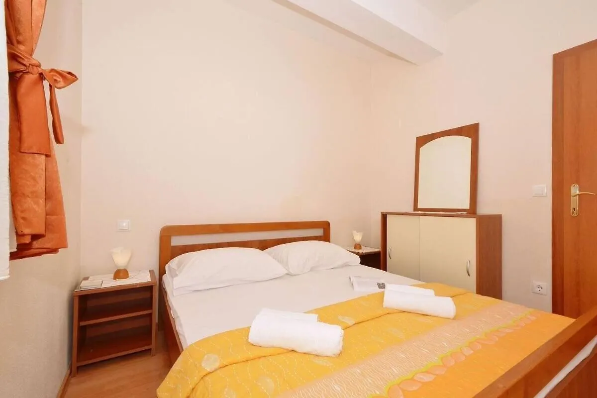 Apartments Sima Trogir 0*,