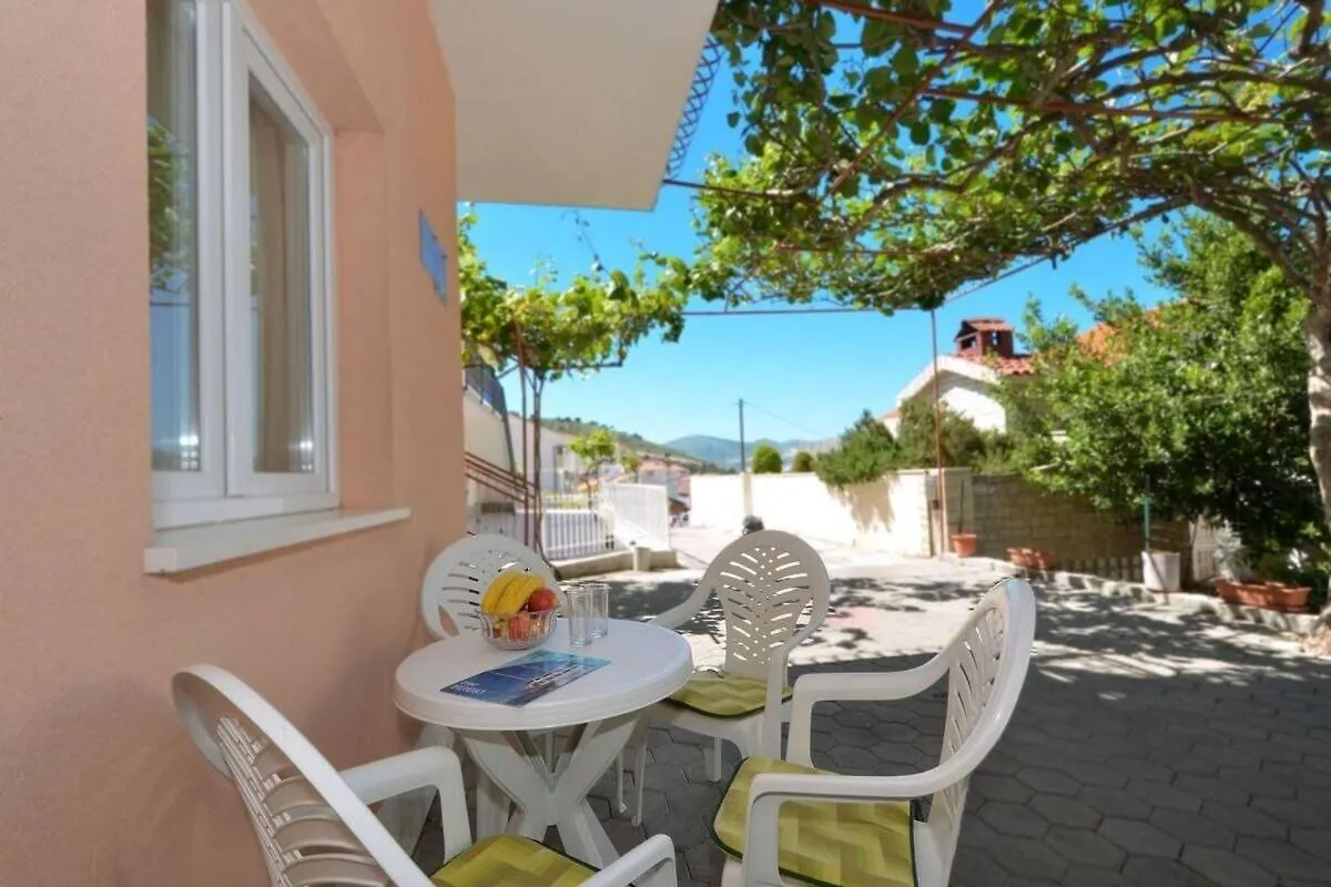 Apartments Sima Trogir